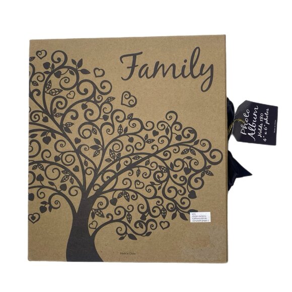 Photo Album "FAMILY" Holds 180 Photos 4" x 6" NWT - Picture 2 of 8
